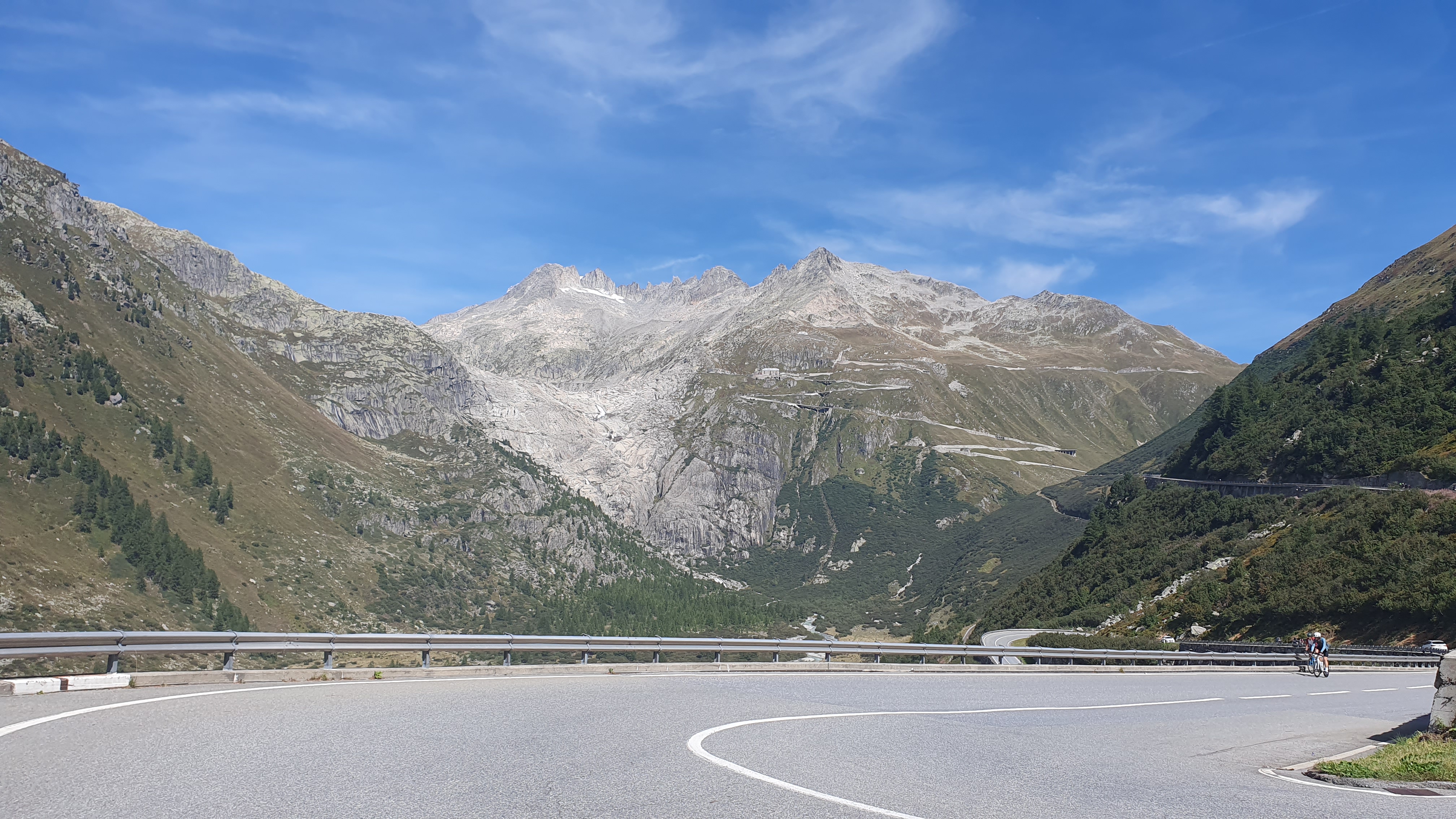 Furkapass – Kehren mit Hotel Belvédère – Orientierungspunkt